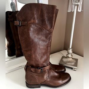 Frye Women’s Vintage Brown with side zipper Leather 7.5